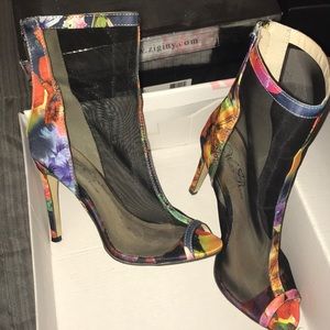 Wild rose zip up flower and mesh booties